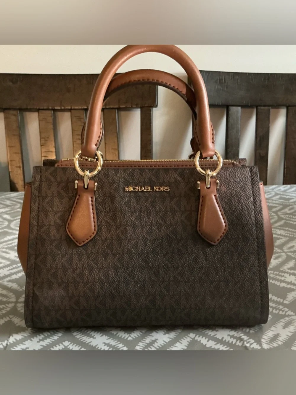 Michael Kors Marilyn Small Messenger Brown MK Signature New With Tags